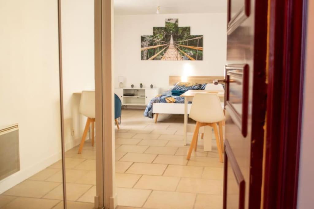 Studio Cosy Tv Wifi Confortable Et Chaleureux Gaillon エクステリア 写真